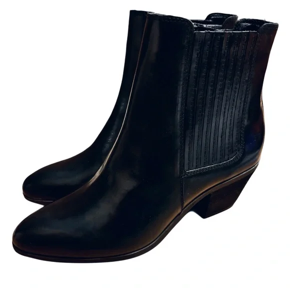 NWT Frye Sandra Chelsea Black Leather Block Heel Western Ankle Boot Size 8 - Picture 2 of 5